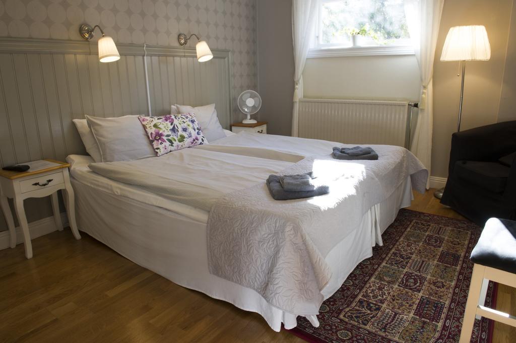 Lilla Hotellet i Nora Esterno foto