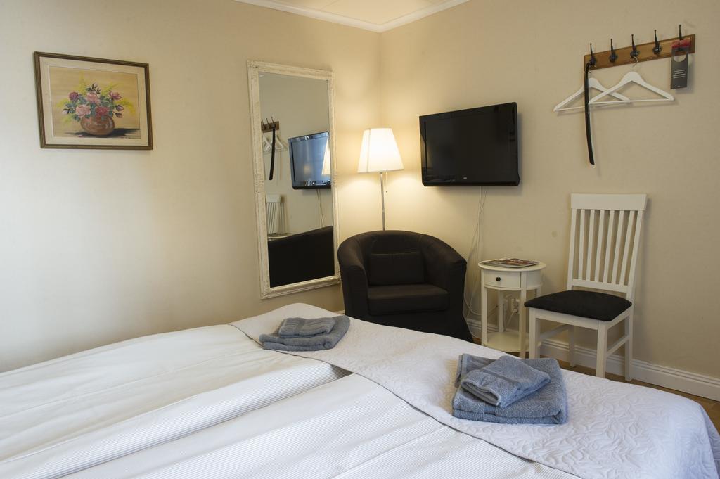 Lilla Hotellet i Nora Esterno foto