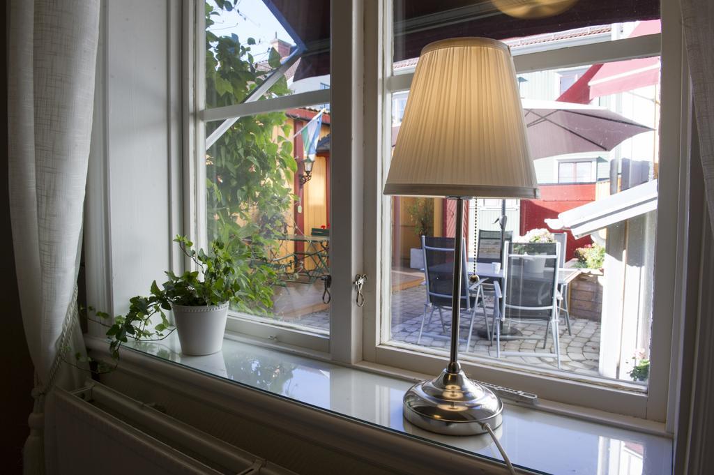 Lilla Hotellet i Nora Esterno foto
