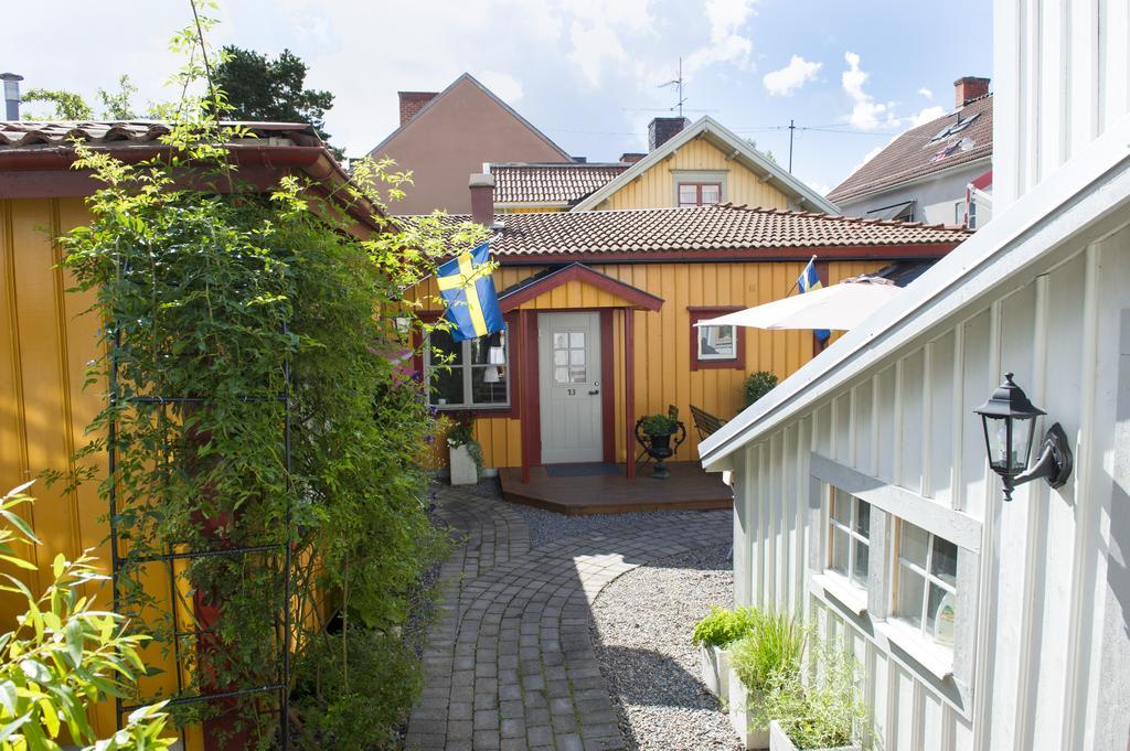 Lilla Hotellet i Nora Esterno foto